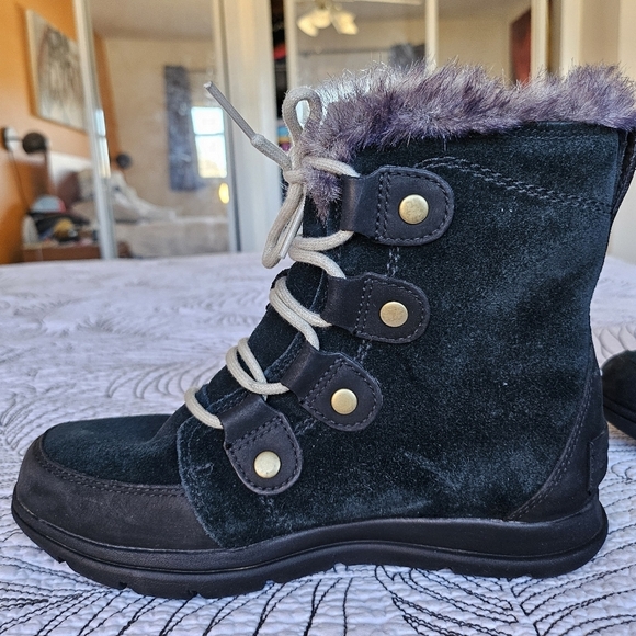 VGUC Sorel Explorer Joan Winter Boots Black Suede Faux Fur Waterproof Women 6 - Picture 3 of 16